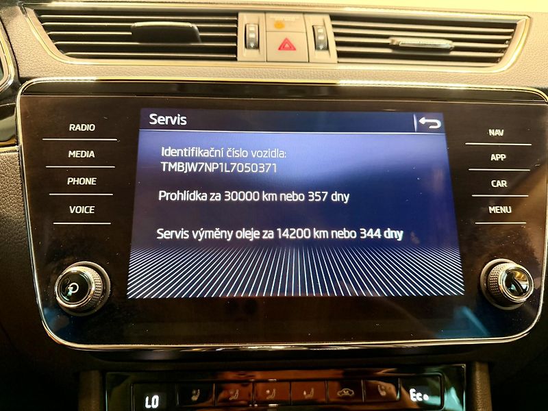 Škoda Superb iV 1.4 TSi 160 Kw PHEV L&K - fotka 9 z 33
