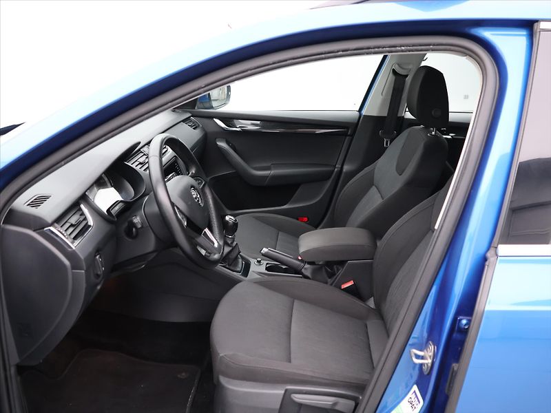 Škoda Octavia 2,0 TDI 110kW Style CZ - fotka 11 z 31