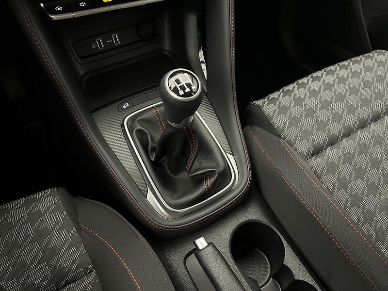 MG ZS 1.5 ESSENTIAL PLUS CZ 1.maj. - fotka 24 z 40