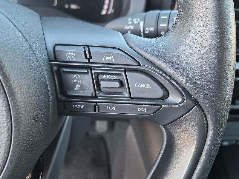 Toyota Yaris Cross 1,5 HEV FWD Style - fotka 15 z 25