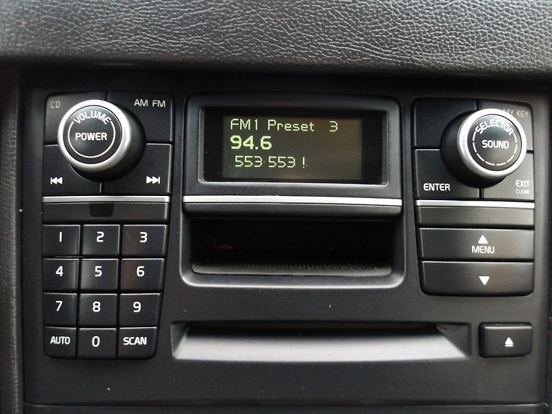 Volvo XC90 2,4D 2xPNEU ! - fotka 25 z 35
