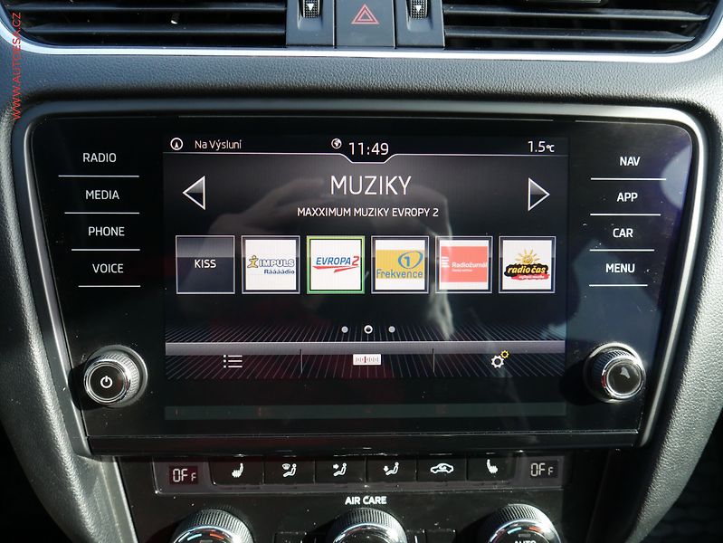 Škoda Octavia (2017) 1.6 TDi, ČR, Style, LED - fotka 13 z 19