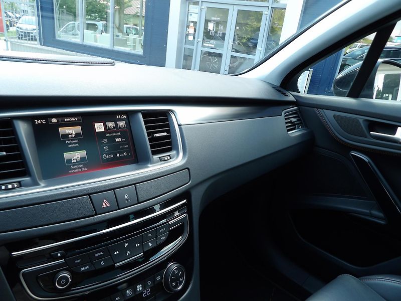 Peugeot 508 (2015) SW RXH 2,0 HDi 180 EAT6 - fotka 39 z 47