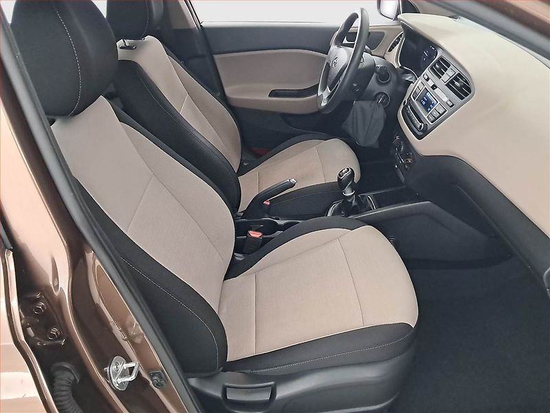 Hyundai i20 (2015) 1.1 CRDi, ČR,1.maj, Serv.kniha - fotka 9 z 15