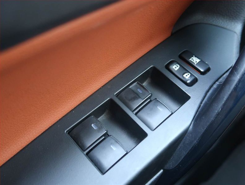 Toyota Auris (2017) Executive 1.6 Valvematic - fotka 16 z 22