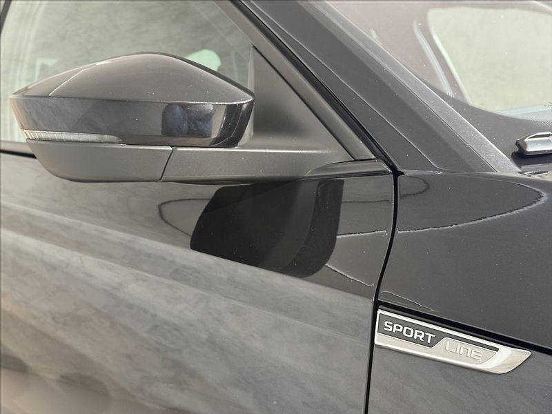 Škoda Octavia 2,0 TDi  Sportline Virtual LED - fotka 7 z 49