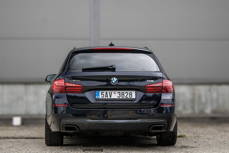 BMW Řada 5 M550d Xdrive - fotka 6 z 21
