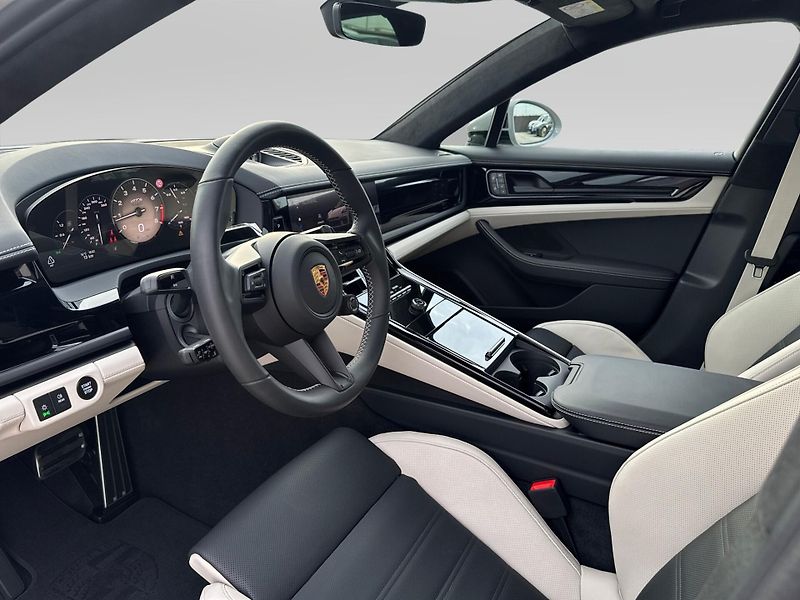 Porsche Panamera GTS - fotka 13 z 30