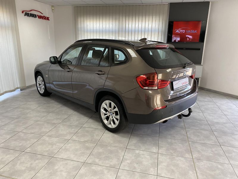 BMW X1 2.0D  XDRIVE REZERVACE  - fotka 8 z 23