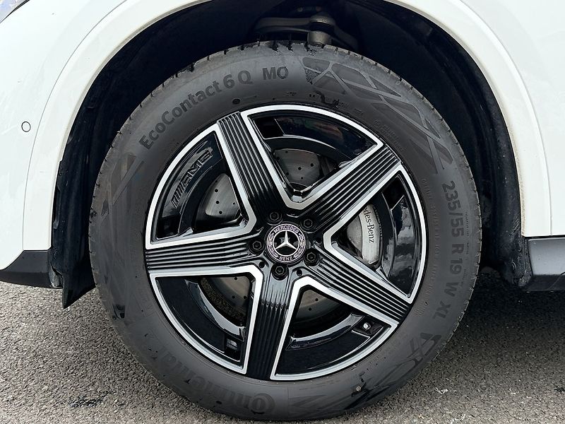 Mercedes-Benz GLC 220 d AMG 4MATIC kupé - fotka 26 z 31