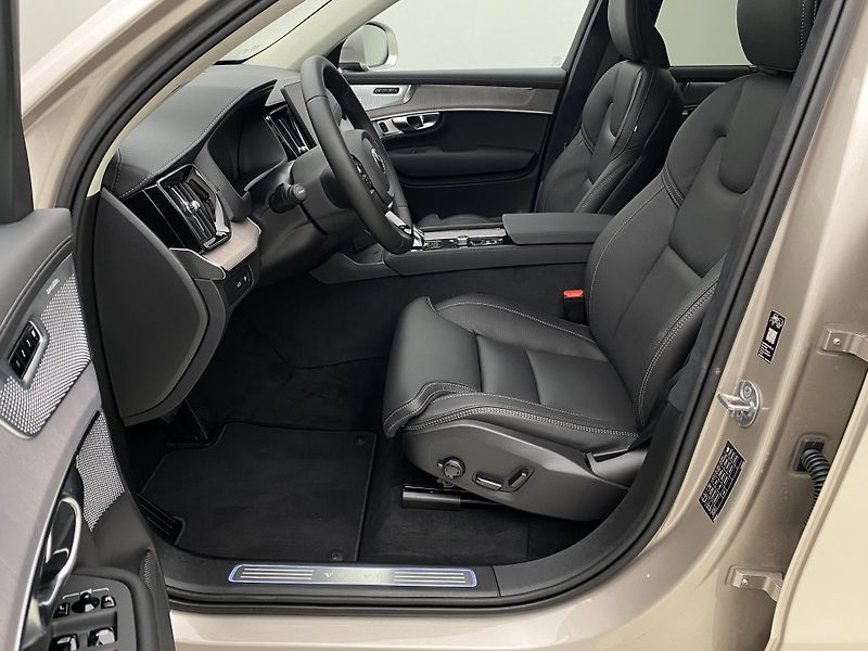 Volvo XC90 (2026) T8 AWD Plug-in BRIGHT ULTRA - fotka 3 z 76