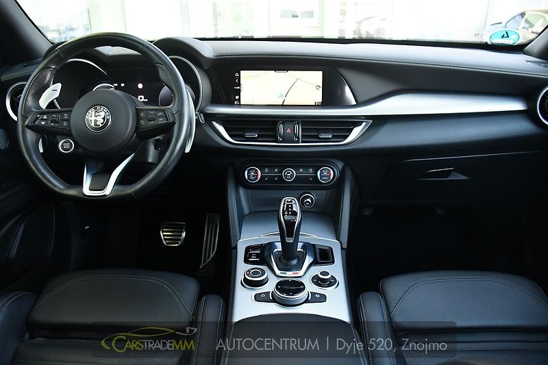 Alfa Romeo Stelvio 2.0 Turbo 16V 206kW Veloce AT8 - fotka 15 z 45
