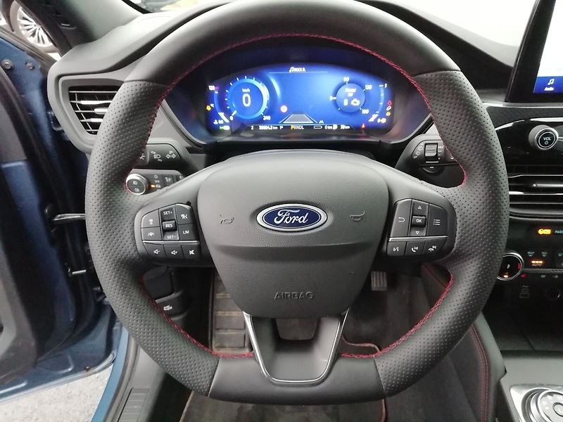 Ford Kuga Plug-In Hybrid ST-Line X - fotka 8 z 20