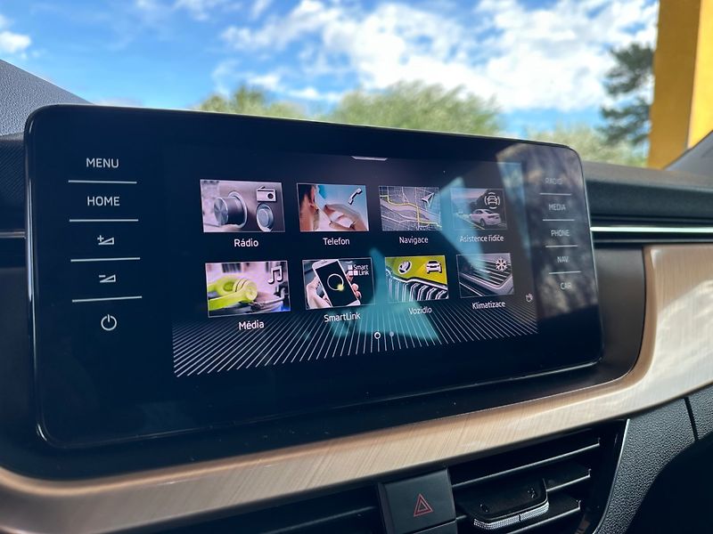 Škoda Scala (2022) 1.5TSi LED,VIRTUAL, KAMERA - fotka 13 z 19