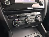 Škoda Octavia (2014) 1.2 TSI, Navi, Park. senzory - náhled 15