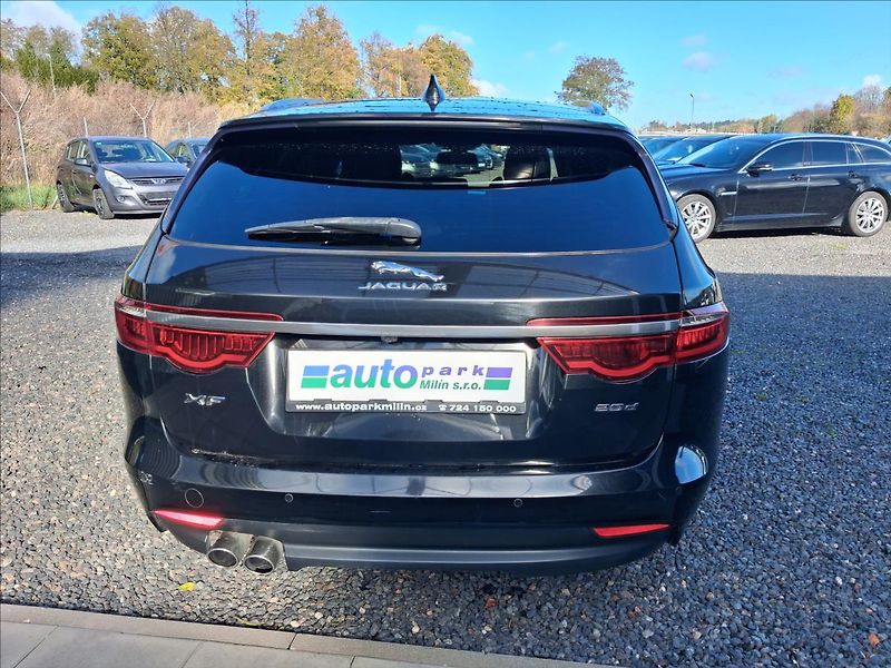 Jaguar XF 2,0 177kw, R-Sport - fotka 6 z 16