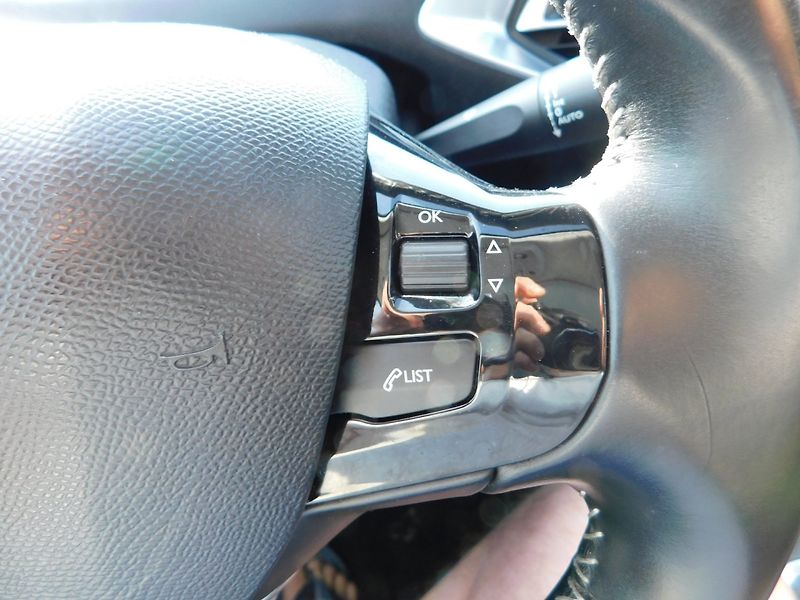 Peugeot 308 (2015) KOMBI 2.0 HDi - fotka 10 z 37