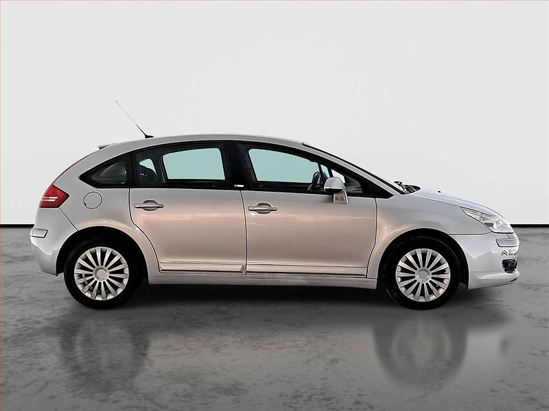 Citroën C4 (2005) Exclusive 1.6 HDi, nová STK - fotka 6 z 17