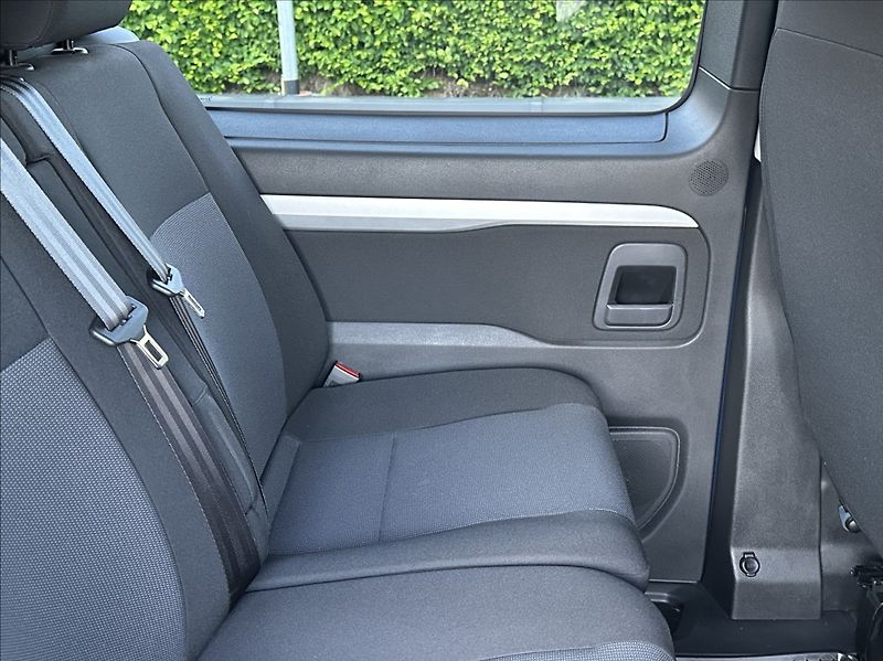 Opel Vivaro 2,0 CDTI 150PS  L2 Kombi-6 Enj - fotka 20 z 53