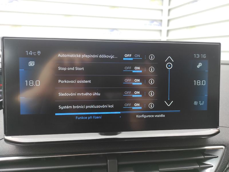 Peugeot 3008 1,5BlueHDi S&S, ALLURE, ČR - fotka 25 z 61