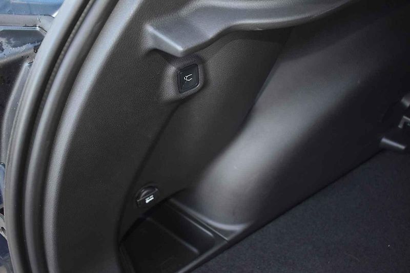 Jeep Compass již je k mání jen s menší či větší elektrifikací