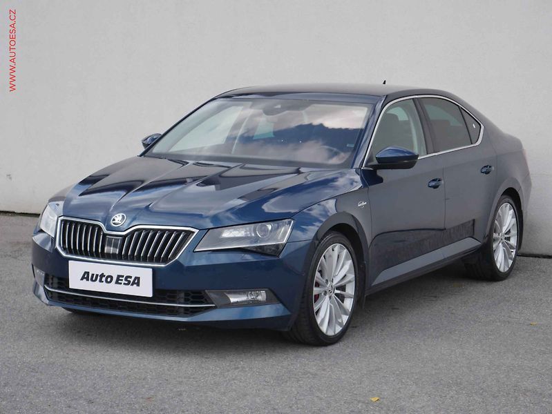 Škoda Superb (2017) 2.0 TSI 4x4, ČR, L&K, DSG - fotka 3 z 23