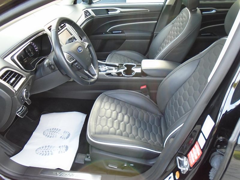 Ford Mondeo 2,0Tdci 140kW Vignale 8AT Navi - fotka 18 z 50