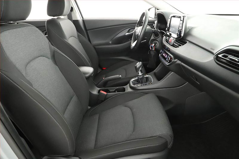 Hyundai i30 (2024) Style 1.5 T-GDI MHEV - fotka 7 z 13