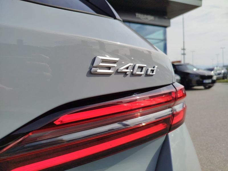 BMW Řada 5 540d xDrive Touring Nezávislé - fotka 12 z 28