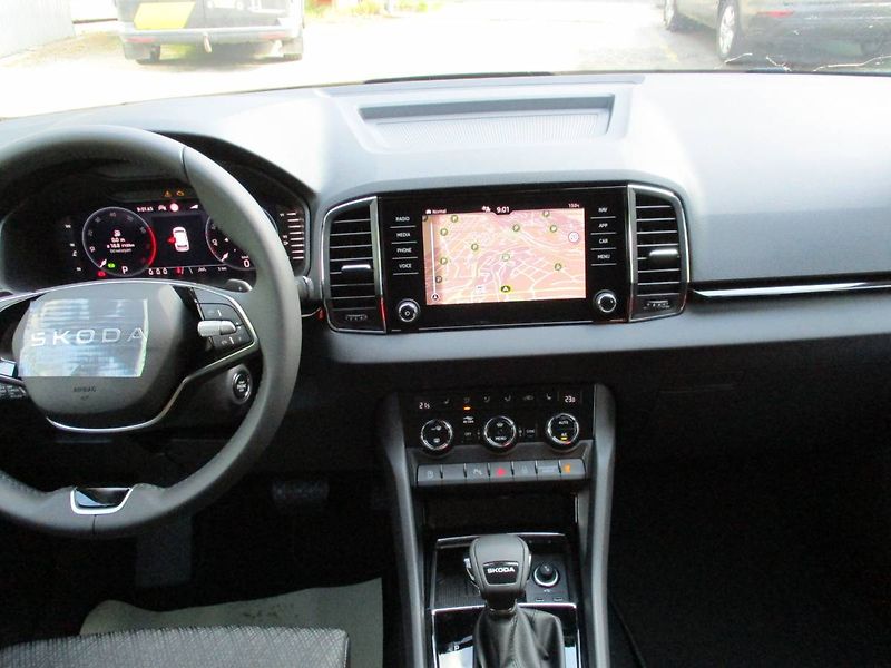 Škoda Karoq Top Selection 1,5TSI 110kW DSG - fotka 12 z 16