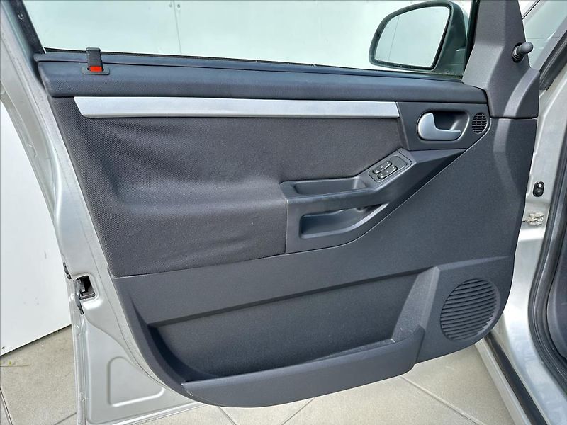 Opel Meriva 1,6 i CNG Klima Alu - fotka 12 z 30