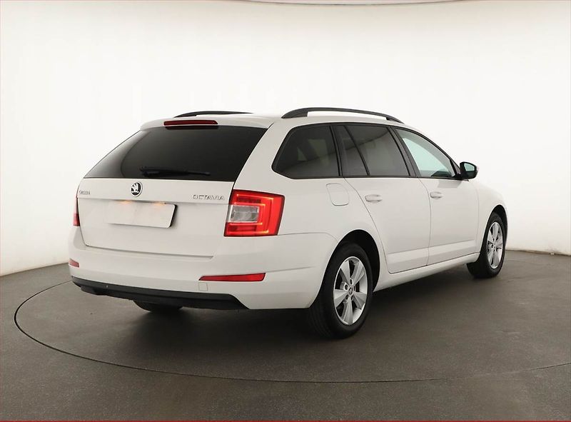 Škoda Octavia (2014) 1.6 TDI, Tempomat - fotka 5 z 18