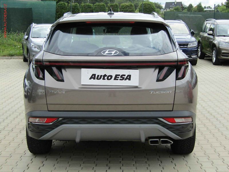 Hyundai Tucson (2022) 1.6i, AC, LED, navi - fotka 5 z 19