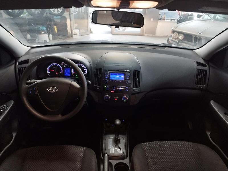Hyundai i30 (2011) 1,6I,93KW,AUTOMAT,ALU,naj.63t - fotka 20 z 27