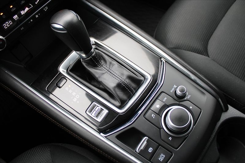 Mazda CX-5 2,5 i  1MAJ,A/T,4x4,REVOLUTION - fotka 20 z 47