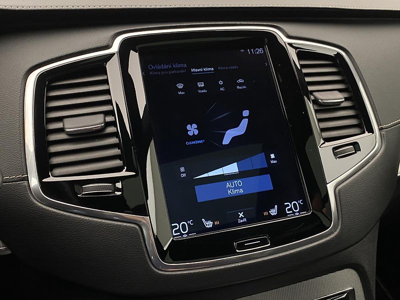 Volvo XC90 D5 AWD R-DESIGN AUT CZ - fotka 40 z 47