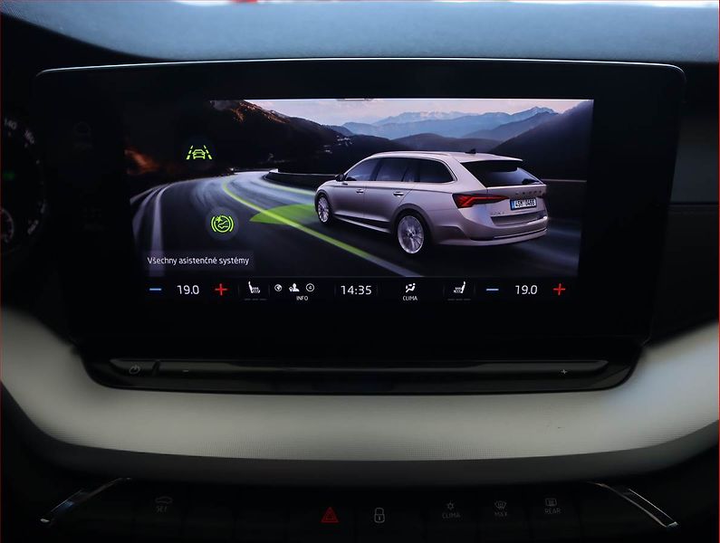 Škoda Octavia (2021) 2.0 TDI, Automat, Serv.kniha - fotka 18 z 24