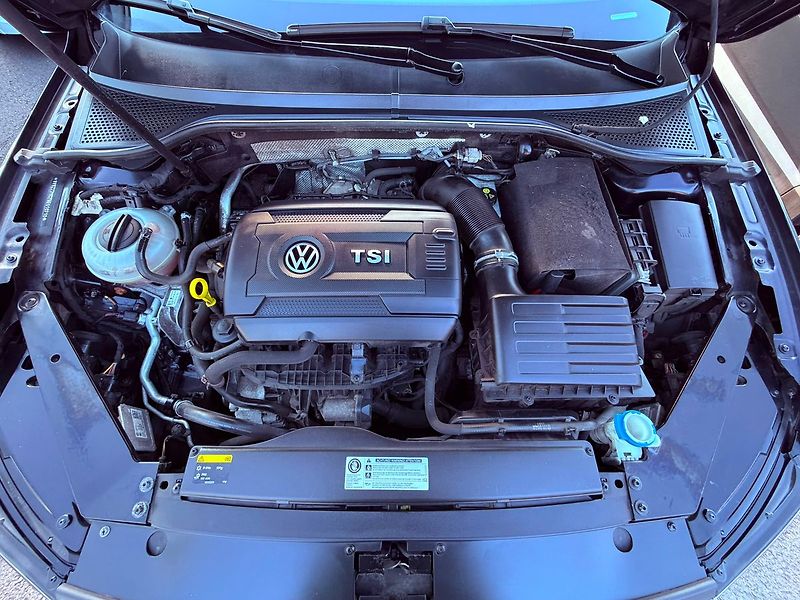 Volkswagen Passat 2.0 TSi DSG Highline, ACC - fotka 32 z 33