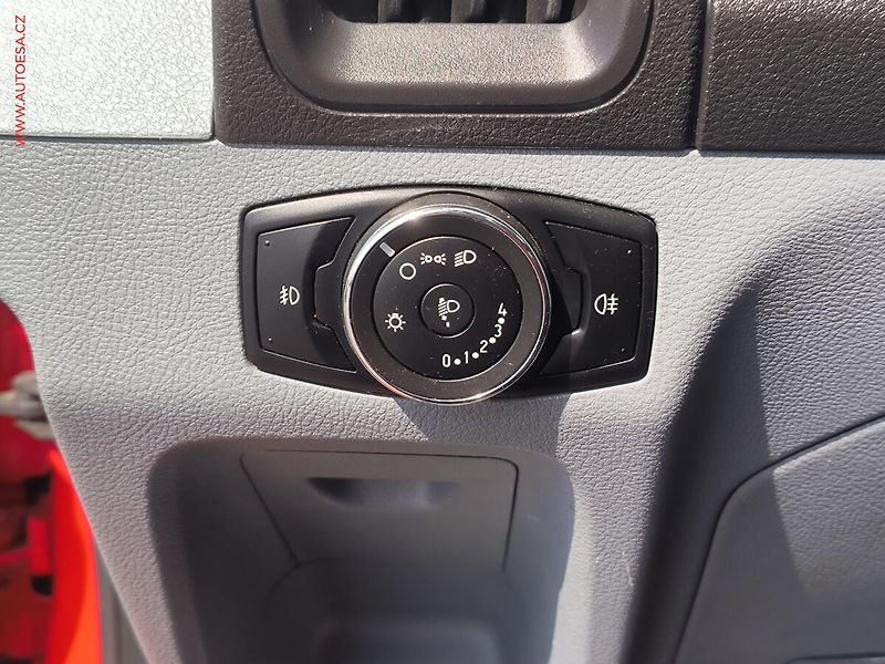 Ford Transit (2016) 2.2TDCi L2H2 9míst, AC - fotka 17 z 19