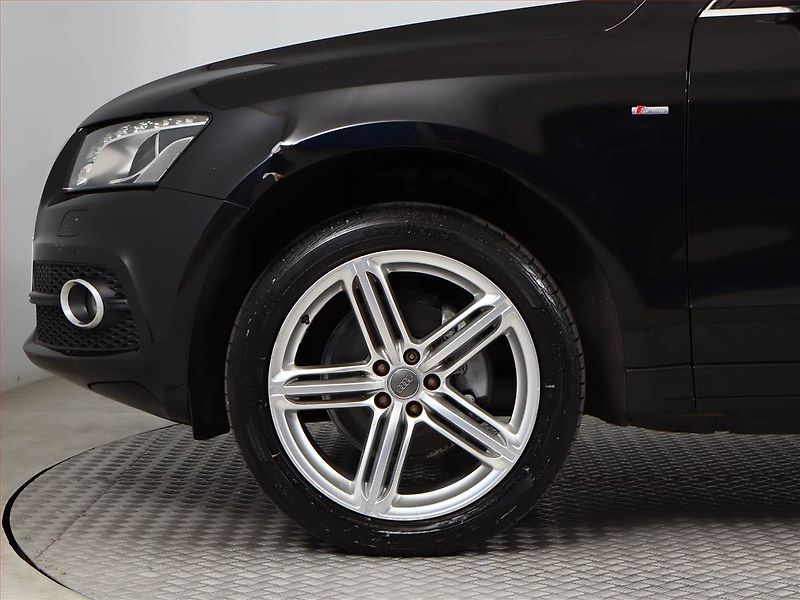 Audi Q5 (2008) 2.0 TDI, 4X4, Serv.kniha - fotka 12 z 17