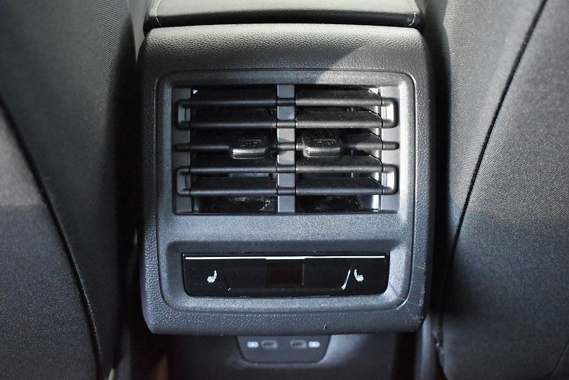 Volkswagen Golf Variant (2023) 1.5TSI 110kW,MATRIX,Webasto - fotka 15 z 26