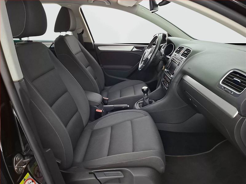 Volkswagen Golf (2011) Comfortline 1.6 TDI, Tempomat - fotka 9 z 17