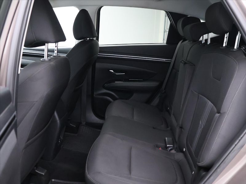 Hyundai Tucson 1,6 T-GDI 132 kW Smart DPH CZ - fotka 13 z 32