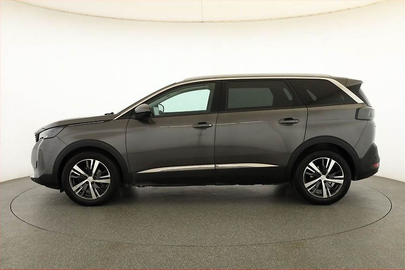 Peugeot 5008 (2021) 1.5 BlueHDi, Automat, 7 míst - fotka 3 z 19