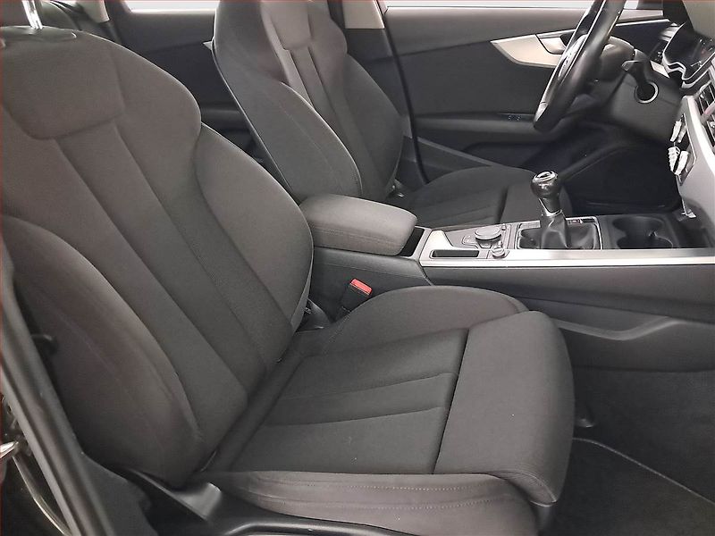 Audi A4 (2016) 2.0 TDI, Tempomat - fotka 9 z 23