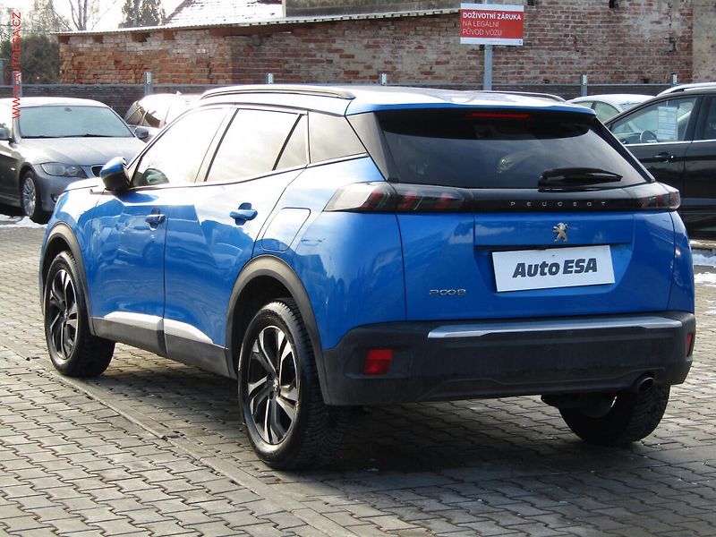 Peugeot 2008 (2021) 1.5 HDi, ČR, Allure, navi - fotka 6 z 21
