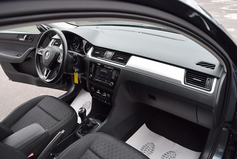 Škoda Rapid (2017) 1.2TSI 81kw ED. DRIVE XEN TAŽ  - fotka 34 z 44