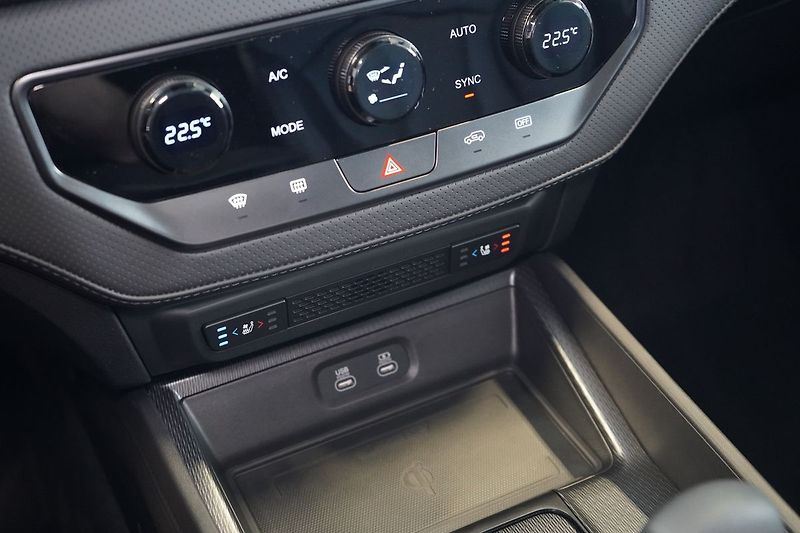 Ostatní (2026) PREMIUM 2.2 Diesel E-XDI 72220 - fotka 15 z 15