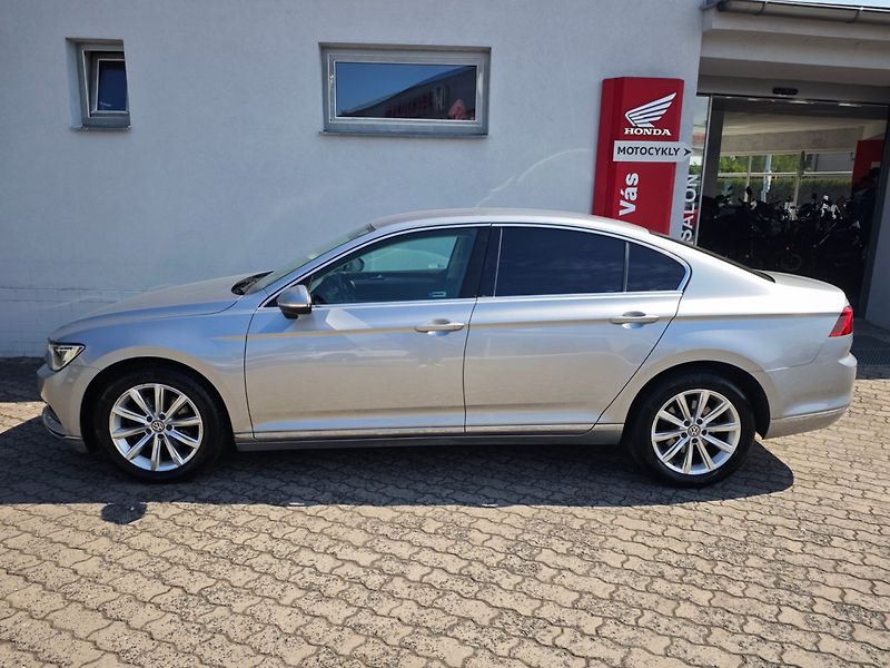 Volkswagen Passat (2017) 2.0 TDi Highline ACC Manuál - fotka 35 z 36
