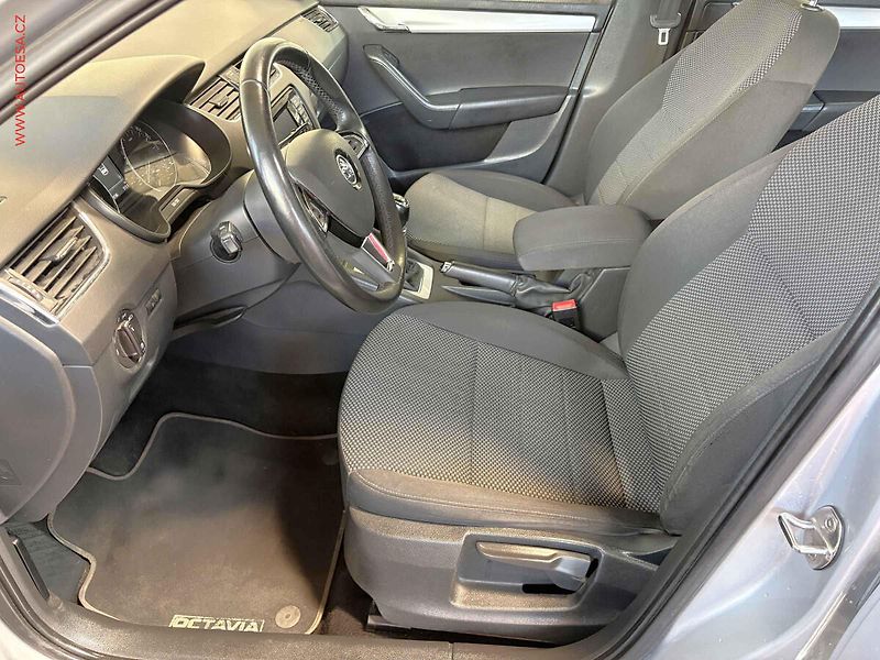 Škoda Octavia (2014) 1.4 TSi, AC, temp. - fotka 9 z 15